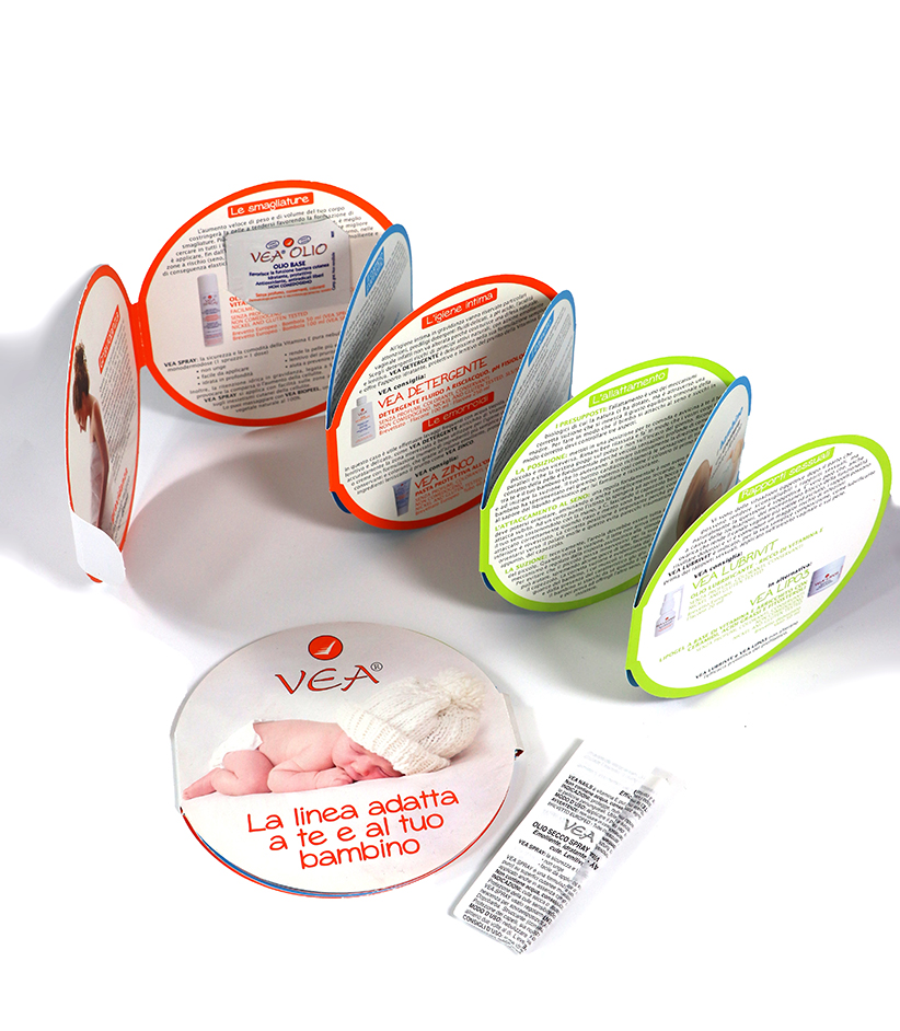 Minipieghevole tondo a 8 ante VEA® con stampa Pantone e quadricromia.